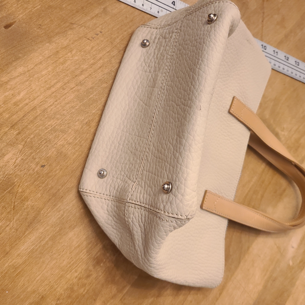 Vintage Dooney & Bourke Cream Tote with Tan Handles - Picture 6 of 7
